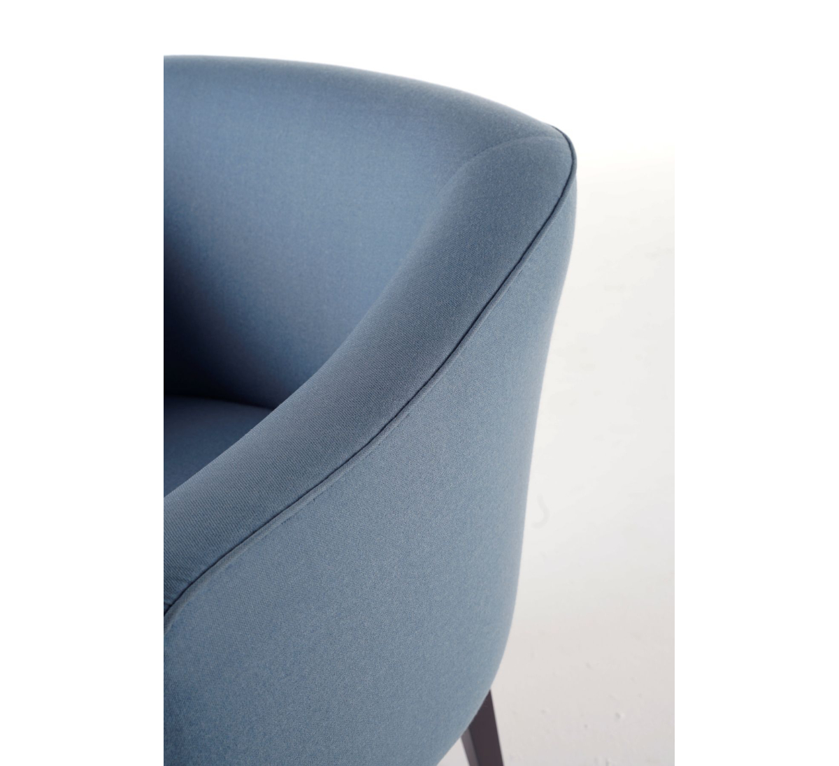 Кресло FRENCH Dusty Blue Philippe Hurel, стоимость 440 000 руб.  Фотография 1